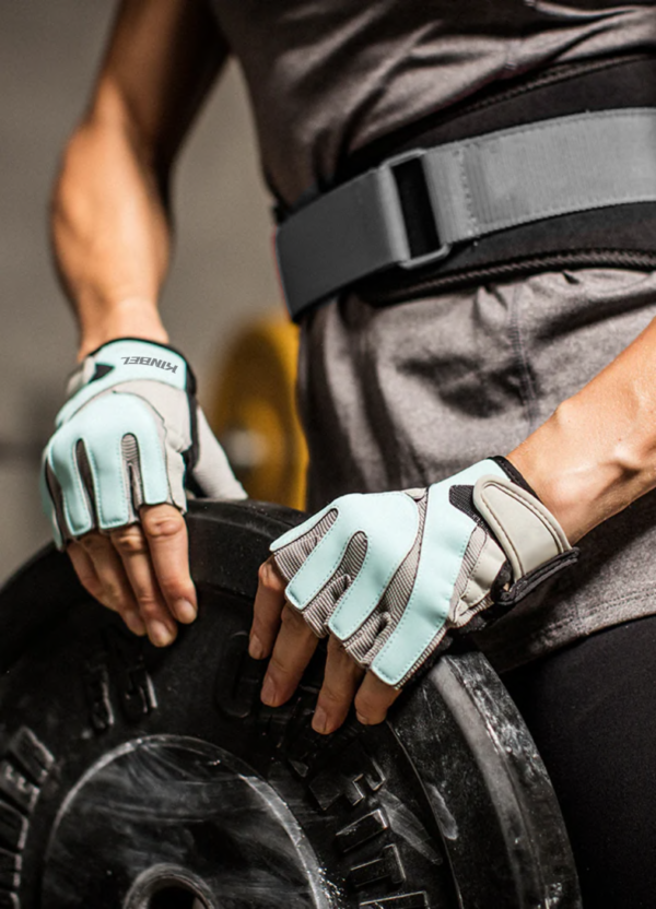 WOMEN’S TRAINING GRIP GLOVES